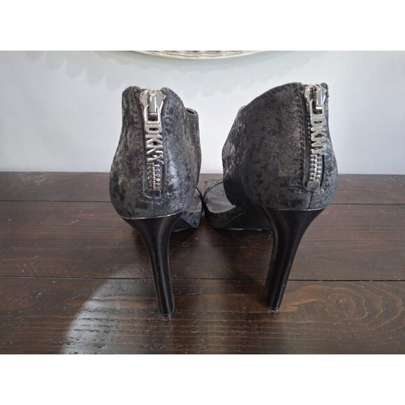 EUC DKNY Women's Black Leather Dava Ankle Strap Cuff Dress Sandals/Sz. 9.5M - Picture 6 of 12